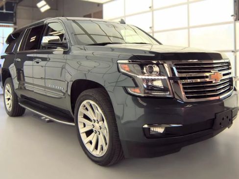 Used 2019 Chevrolet Suburban Premier AWD/4WD image 2