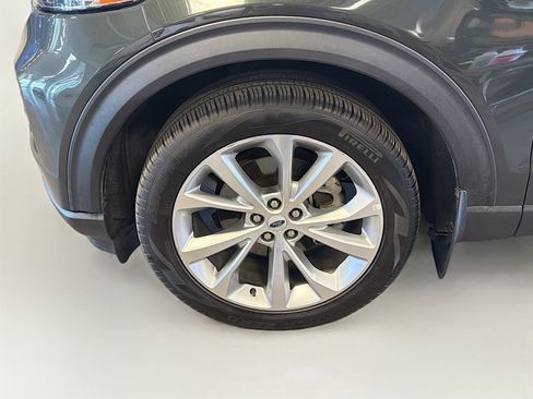 Used 2022 Ford Explorer Platinum w/ Equipment Group 601A AWD/4WD image 11