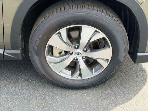 Used 2025 Subaru Ascent Premium AWD/4WD image 9