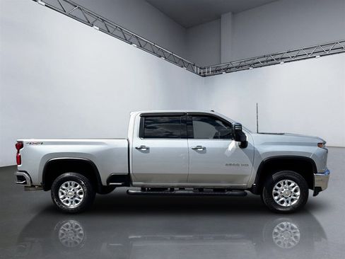 Used 2022 Chevrolet Silverado 2500 LTZ w/ LTZ Convenience Package AWD/4WD image 3