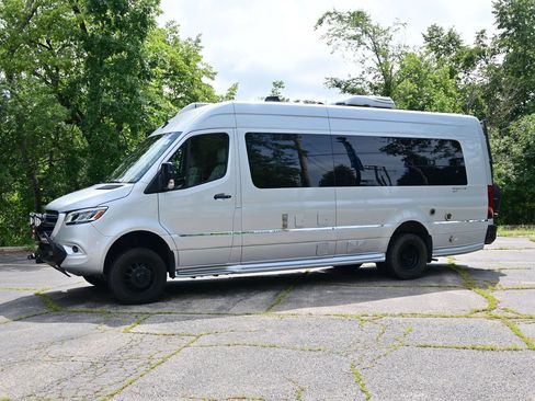 Used 2020 Mercedes-Benz Sprinter 3500 image 4