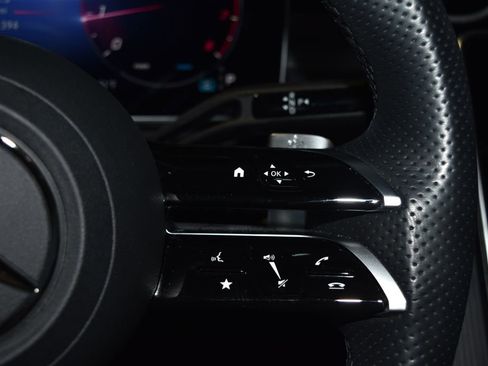 Used 2023 Mercedes-Benz C 300 4MATIC Sedan image 11