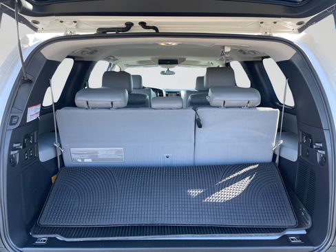 Used 2016 Toyota Sequoia Platinum AWD/4WD image 14