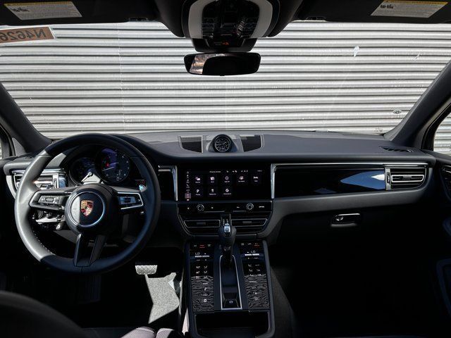 Certified 2026 Porsche Macan AWD/4WD image 13