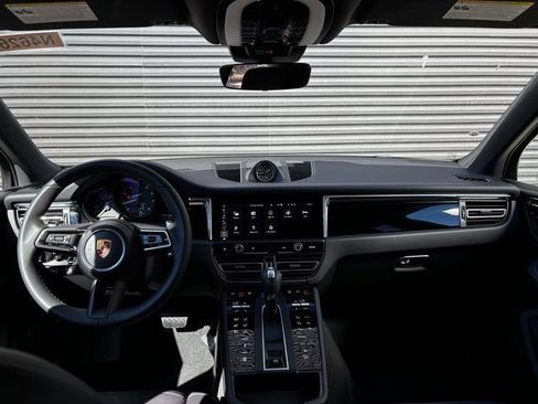 Certified 2026 Porsche Macan AWD/4WD image 13