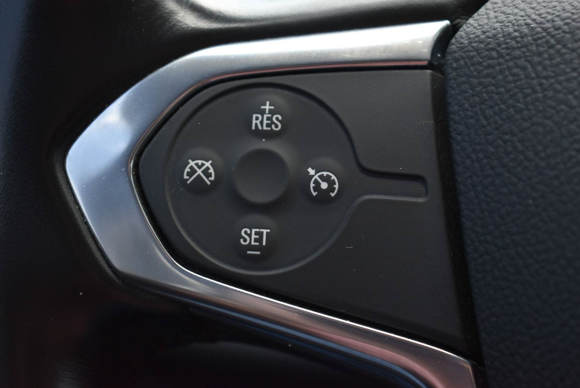 Used 2021 Chevrolet Traverse LT FWD image 20