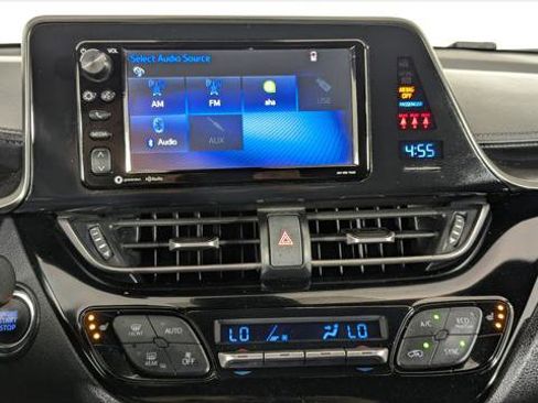 Used 2018 Toyota C-HR XLE image 27