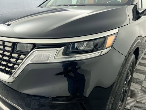 Used 2024 Kia Carnival SX Prestige image 9