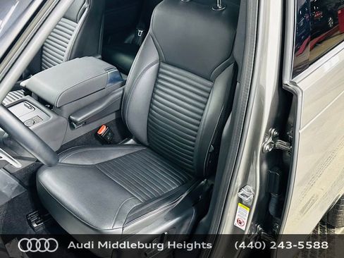 Used 2023 Land Rover Discovery S R-Dynamic image 24