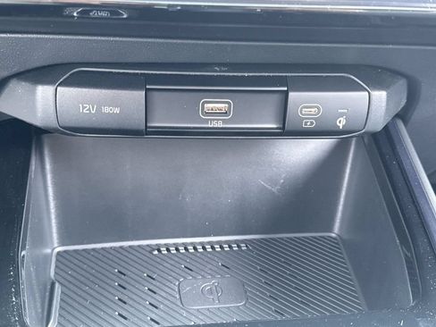 Used 2025 Kia Niro EX Touring FWD image 24