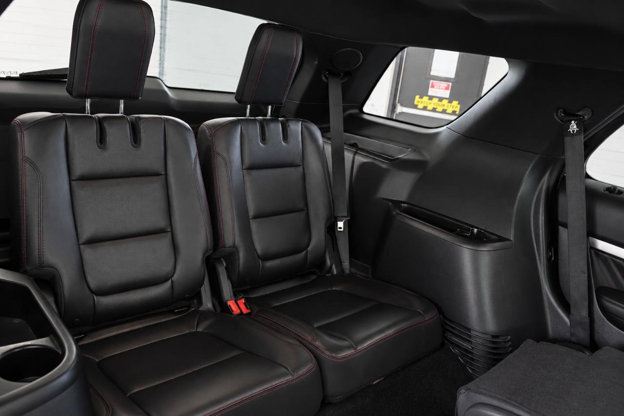 Used 2018 Ford Explorer Sport AWD/4WD image 31