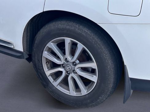 Used 2014 Nissan Pathfinder SL FWD image 5