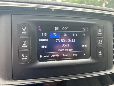 Certified 2017 Chrysler Pacifica Touring FWD image 19