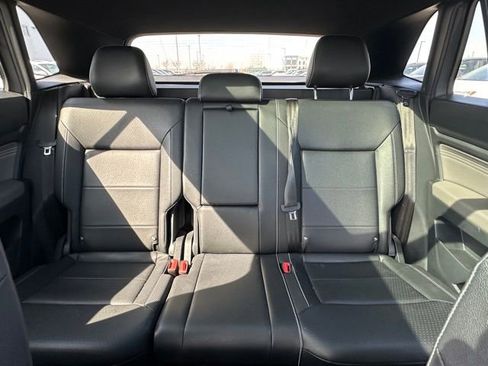 Certified 2023 Volkswagen Atlas Cross Sport SEL R-Line image 28