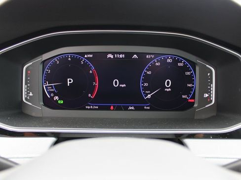 Used 2025 Volkswagen Jetta SEL FWD image 12