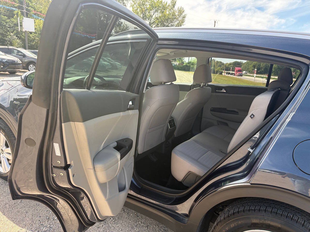Used 2019 Kia Sportage LX w/ LX Popular Package AWD/4WD image 10