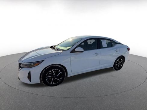 Used 2025 Nissan Sentra SV image 8