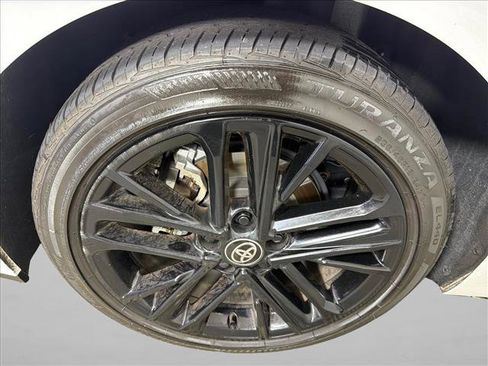 Used 2025 Toyota Camry SE w/ Convenience Package FWD image 17