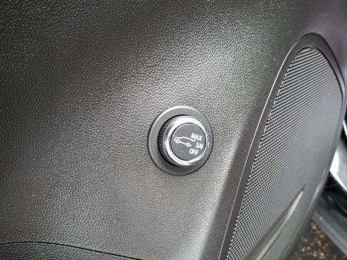 Used 2023 Buick Envision Essence AWD/4WD image 9