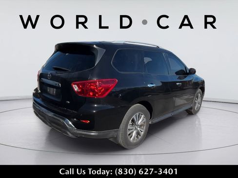 Used 2017 Nissan Pathfinder SV FWD image 3
