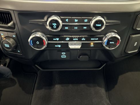 Used 2024 Ford F150 XLT AWD/4WD image 36