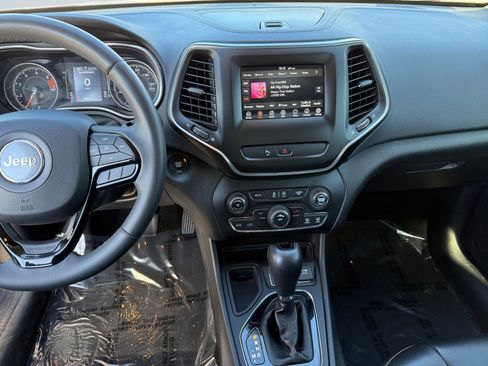 Used 2020 Jeep Cherokee Latitude Plus FWD image 8