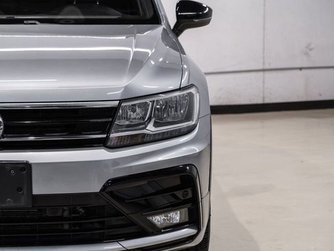 Used 2020 Volkswagen Tiguan SE R-Line image 45