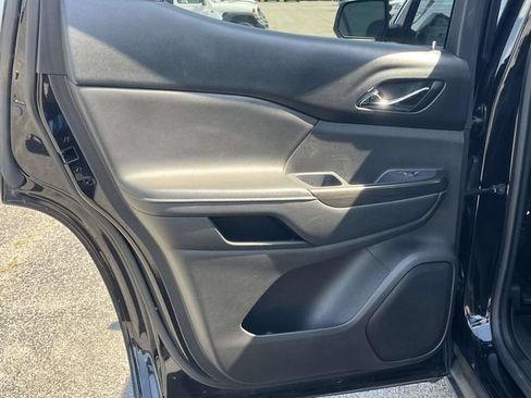 Used 2017 GMC Acadia SLT w/ LPO, Floor Liner Package FWD image 18