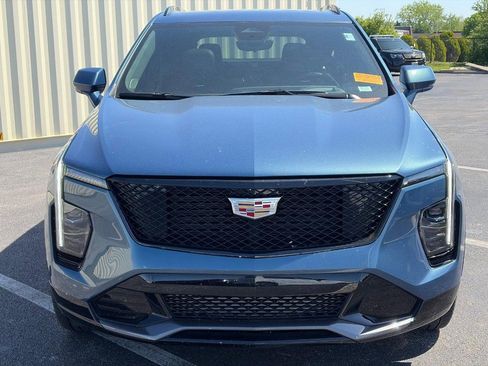 Used 2024 Cadillac XT4 Sport image 2