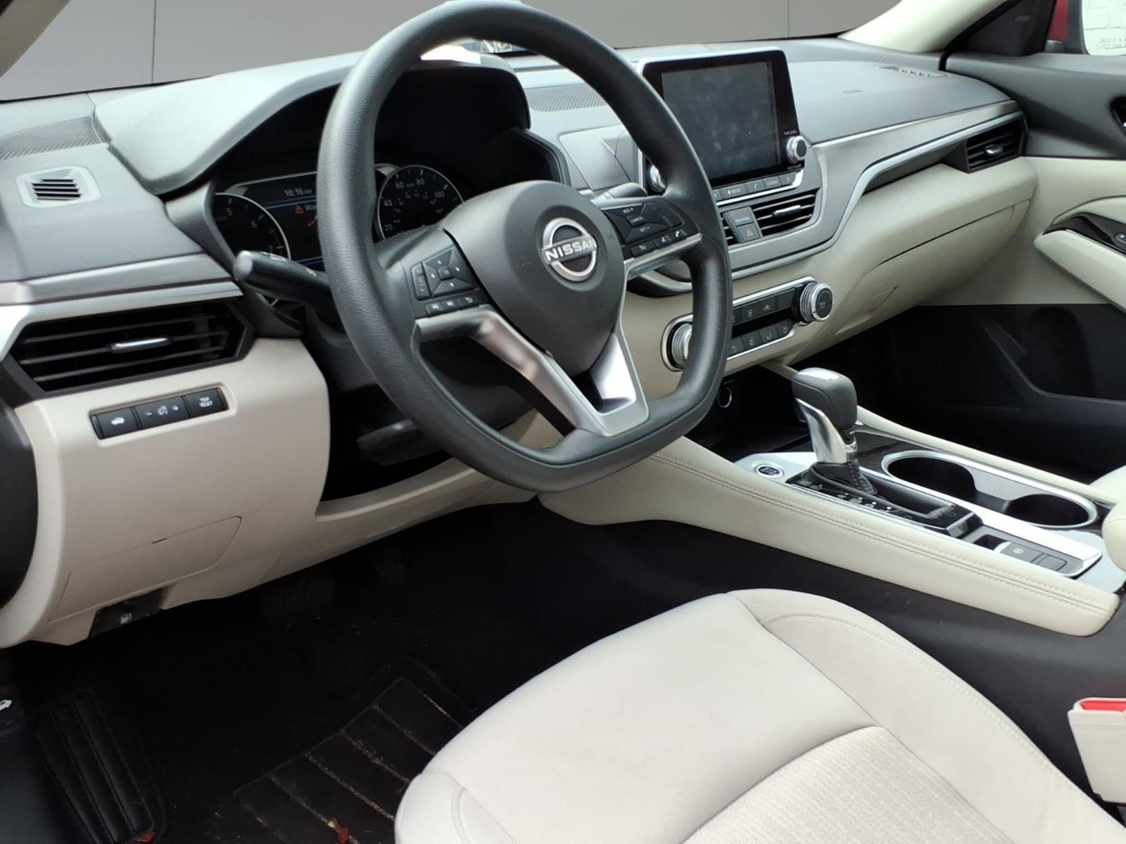 Used 2023 Nissan Altima 2.5 SV AWD/4WD image 8