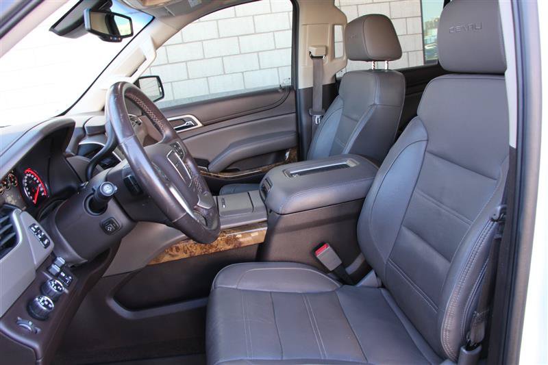 Used 2016 GMC Yukon Denali w/ Open Road Package AWD/4WD image 13