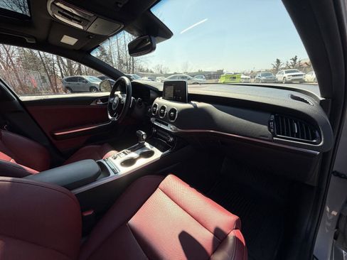 Used 2020 Kia Stinger GT1 image 35