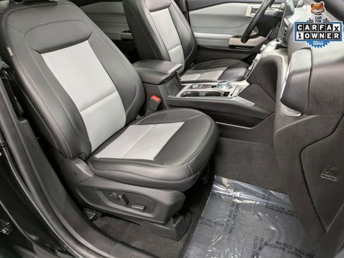 Used 2022 Ford Explorer XLT w/ Equipment Group 202A image 29