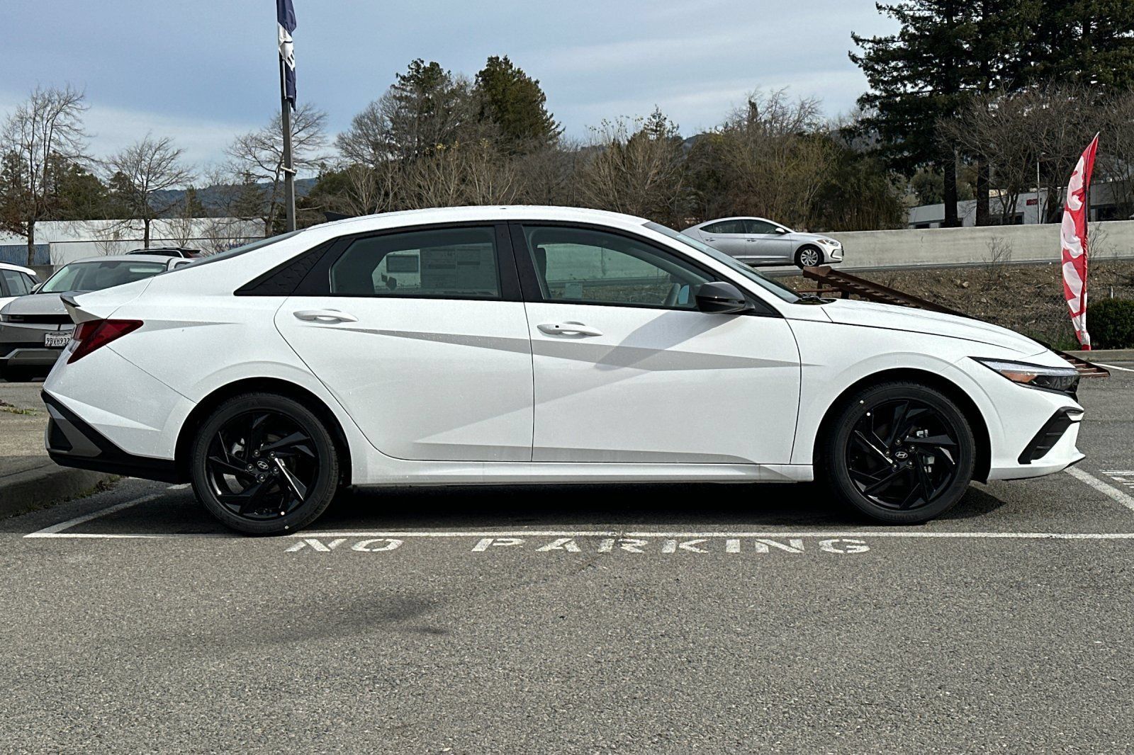 Used 2026 Hyundai Elantra Sport FWD image 3