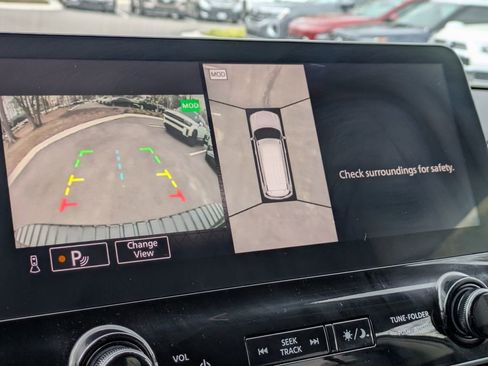 Used 2021 Nissan Armada SL w/ Captain's Chairs Package image 22