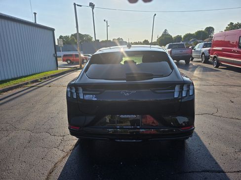 Used 2021 Ford Mustang Mach-E Premium image 4