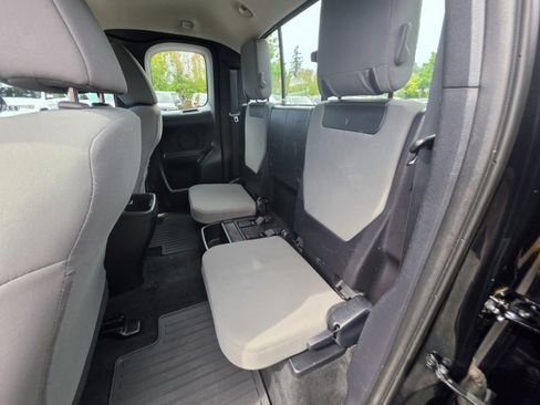 Used 2017 Toyota Tacoma SR w/ SR Convenience Package AWD/4WD image 16