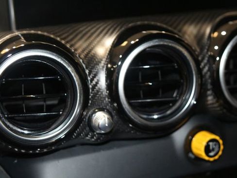 Used 2018 Mercedes-Benz AMG GT R image 30