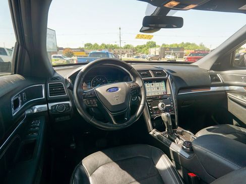 Used 2017 Ford Explorer Limited w/ Equipment Group 301A AWD/4WD image 16