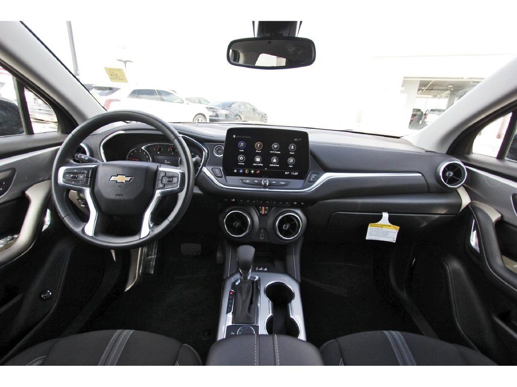 Used 2024 Chevrolet Blazer LT w/ Convenience Package FWD image 9