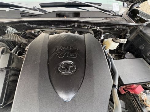 Used 2019 Toyota Tacoma SR AWD/4WD image 22