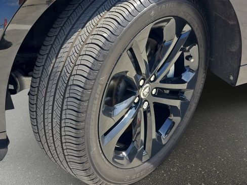 Used 2025 Jaguar F-PACE R-Dynamic S AWD/4WD image 33