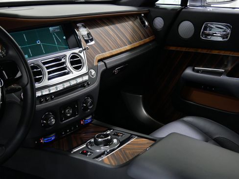 Used 2015 Rolls-Royce Wraith image 26