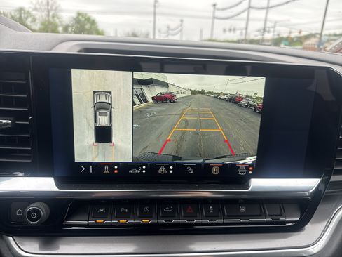 Used 2025 Chevrolet Silverado 1500 High Country w/ Technology Package AWD/4WD image 26