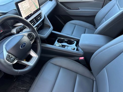New 2026 Ford Explorer Active w/ Active Comfort Package RWD image 9