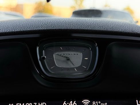 Used 2018 Chrysler 300 S w/ 300S Premium Group image 41