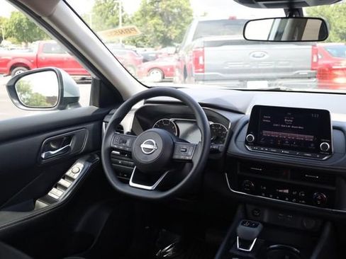 Certified 2024 Nissan Rogue SV AWD/4WD image 22