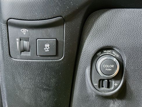 Used 2013 Kia Soul + w/ Audio Pkg FWD image 17