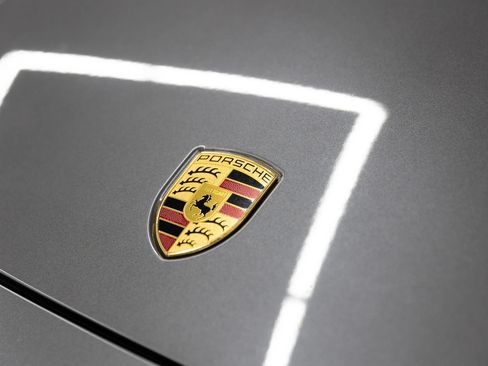 Used 2023 Porsche Cayenne AWD/4WD image 7