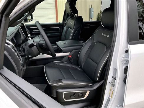 New 2026 RAM 1500 Laramie AWD/4WD image 9